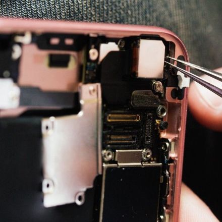 In Groundbreaking Decision, Feds Say Hacking DRM to Fix Your Electronics Is Legal