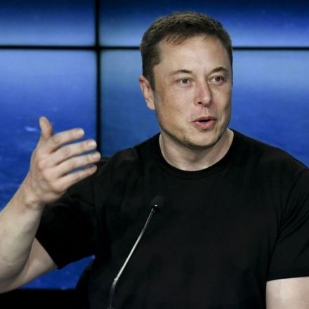 Tesla CEO Elon Musk blasts media, pitches site to rate journalists: 'No one believes you'