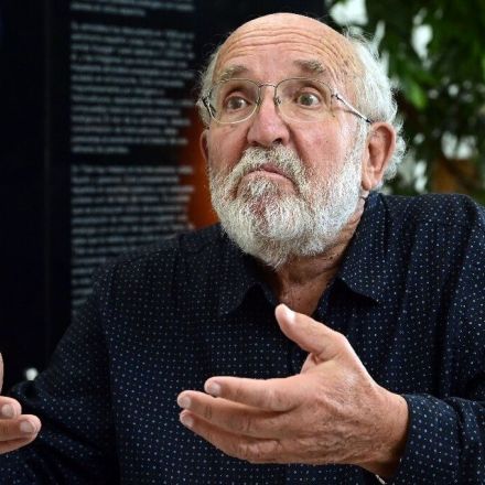 Humans will not 'migrate' to other planets, Nobel winner says