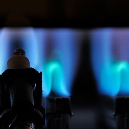 Climate change: Ban all gas boilers from 2025 to reach net-zero