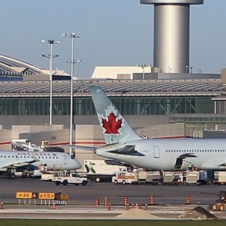 Air Canada flight nearly lands on crowded San Francisco taxiway