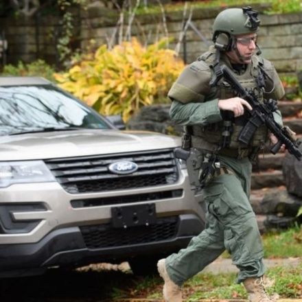 Pittsburgh shooting: Multiple casualties at Squirrel Hill synagogue