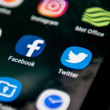 U.S. Military to Trawl Through 350 Billion Social Media Messages