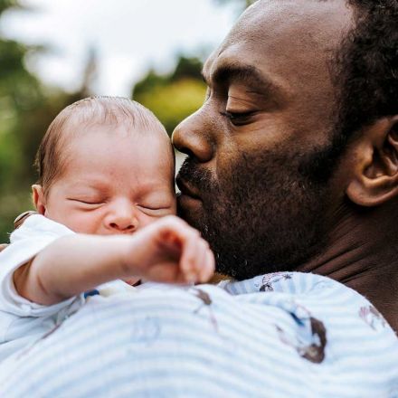 Men who have children later in life may prime their kids for longevity