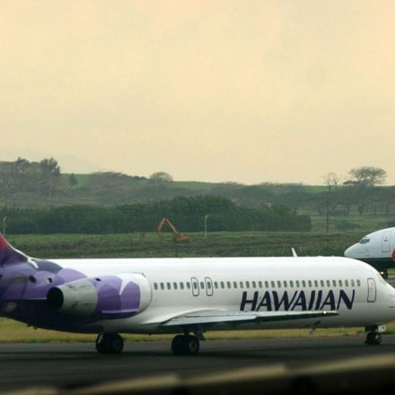 Amazon set to buy into Hawaiian Airlines to bolster cargo business