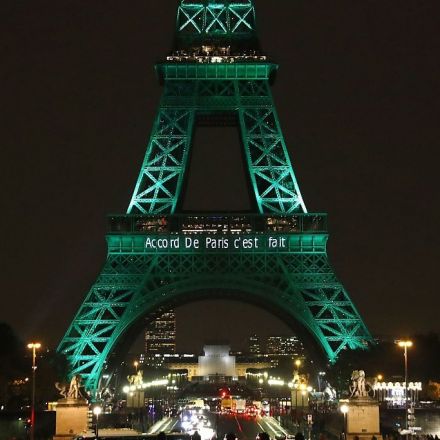Landmarks go dark for 'Earth Hour'