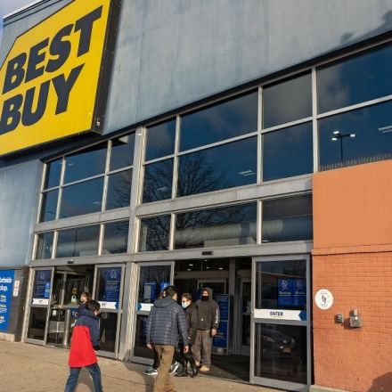 Best Buy launches a new $200 membership program to fight Amazon