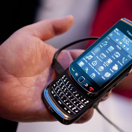 BlackBerry sells mobile and messaging patents for $600 million