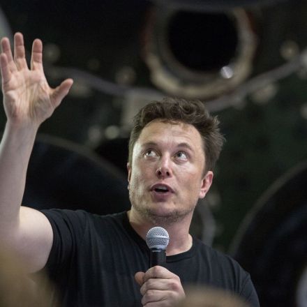 Elon Musk: Moving to Mars will cost less than $500,000, 'maybe even below $100,000'