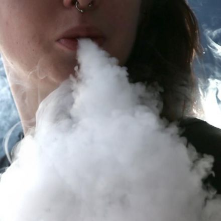 US raises legal age to buy cigarettes, vapes to 21