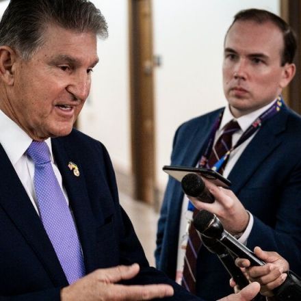 Manchin, in a Reversal, Agrees to Climate and Tax Package