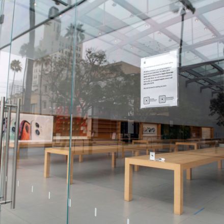 Apple closes all Calif. stores as COVID cases rise