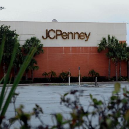 Amazon taking over empty J.C. Penney and Sears stores means the end of the mall: former retail CEO