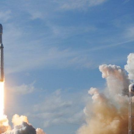 Elon Musk's SpaceX Is on Track to Make NASA's Rockets Obsolete