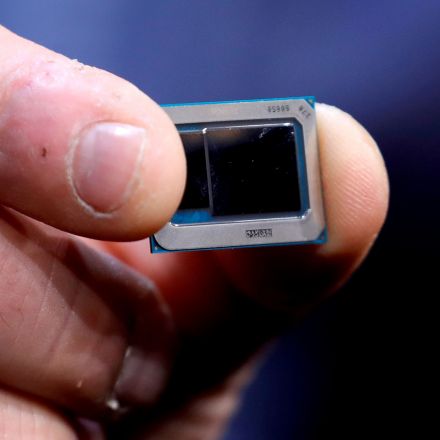 Intel to build Qualcomm chips, aims to catch foundry rivals by 2025