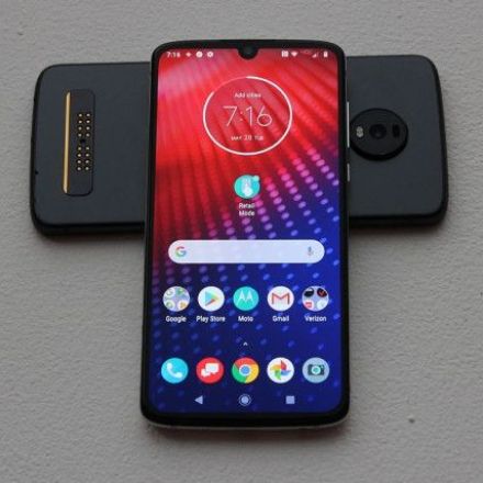 Motorola announces the Moto Z4 with a 48MP camera, a headphone jack, and more
