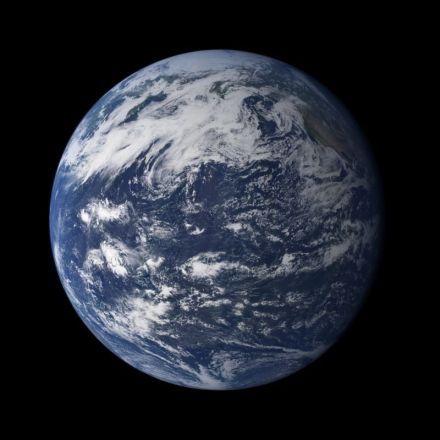 No asteroid impacts needed: Newborn Earth made its own water, study suggests