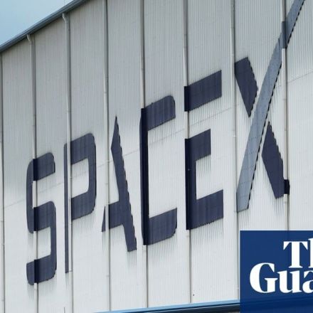 Ex-engineer files age discrimination complaint against SpaceX