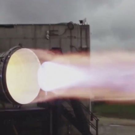SpaceX fires up in-space version of Starship's Raptor engine for 1st time (video)