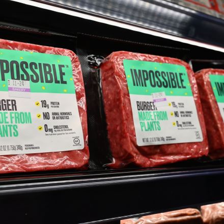Senator slams 'fake food fad,' introduces bill to crack down on fake meat labeling