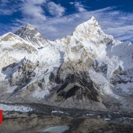 Melting glaciers reveal Everest bodies