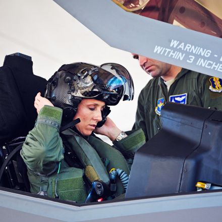 It’s a Good Thing the F-35’s $400K Helmet Is Stupid Cool