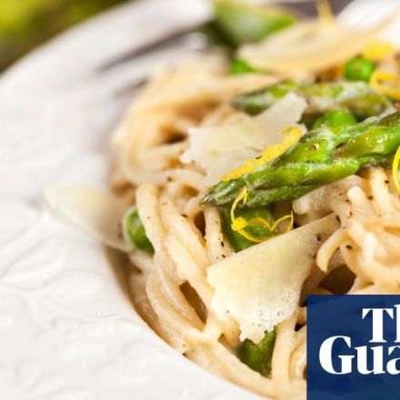 Plant-heavy ‘flexitarian’ diets could help limit global heating, study finds