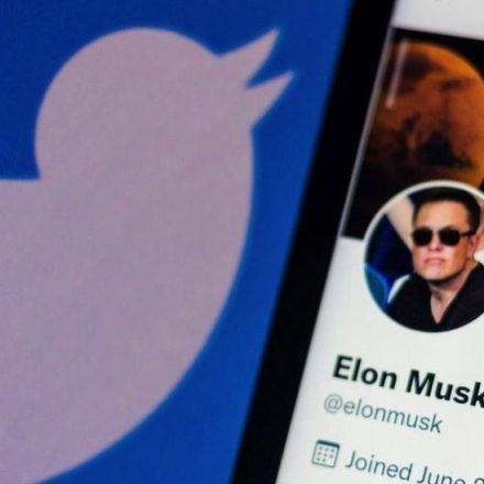 Twitter board meets Musk to discuss bid, reports say