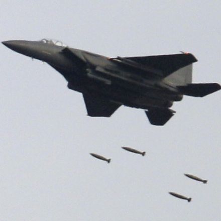 South Korea drops eight bombs near North Korea border to show 'overwhelming force'