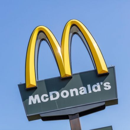 What’s McDonald’s Doing Right That Its Stock Went Up A Massive 75% Between 2016 and 2019 While Revenue Fell?