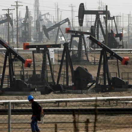 California lawmakers introduce bill to ban fracking by 2027
