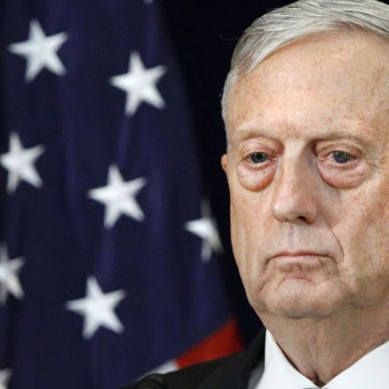 Mattis freezes transgender policy; allows troops to continue serving, pending study