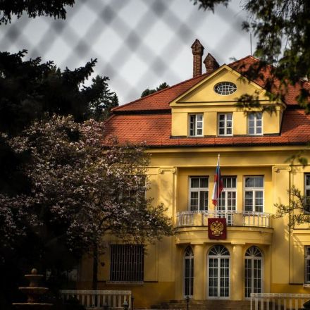 Slovakia expels three Russian diplomats in solidarity with Czech Republic