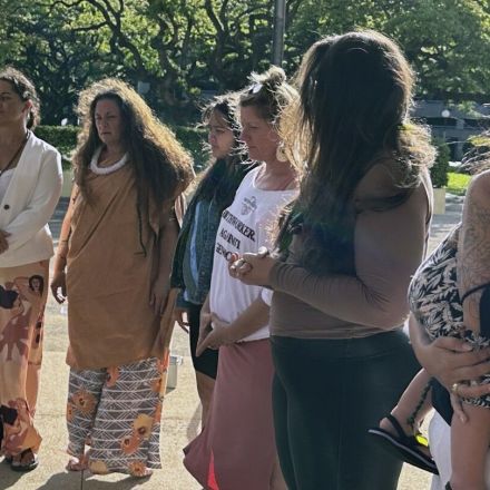 A few midwives seek to uphold Native Hawaiian birth traditions. Would a state law jeopardize them?