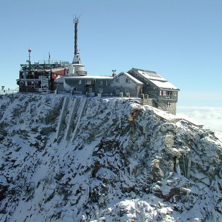 Snowfall in the Alps is full of plastics particles