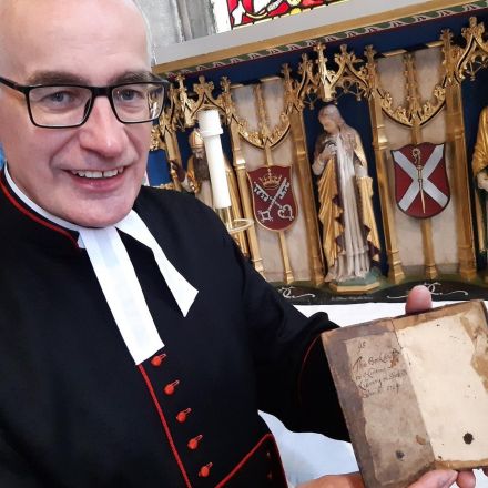 Overdue library book returned to Sheffield Cathedral after 300 years