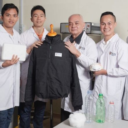 NUS researchers turn plastic bottle waste into ultralight supermaterial with wide-ranging applications