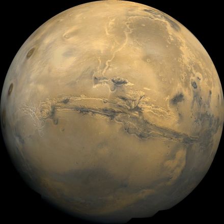 Organic carbon on Mars come from natural “batteries”