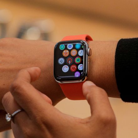 U.S. judge rules Apple Watch infringed Masimo's pulse oximeter patent