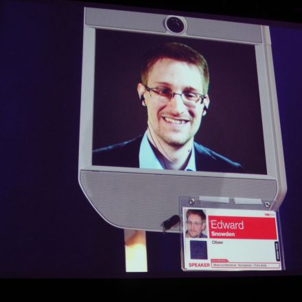 Edward Snowden says "war on whistleblowers" trend shows a "criminalization of journalism"