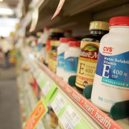 Supplements are a $30 billion racket—here’s what experts actually recommend