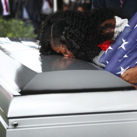 Trump disputes military widow's account of condolence call