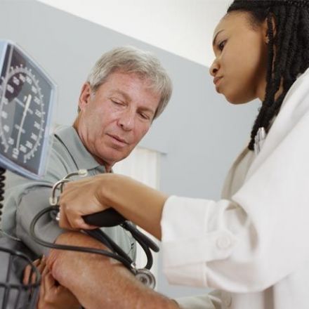 Study: High resting blood pressure linked to reduced sensitivity to social pain