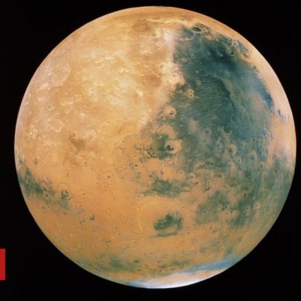 Liquid water 'lake' revealed on Mars
