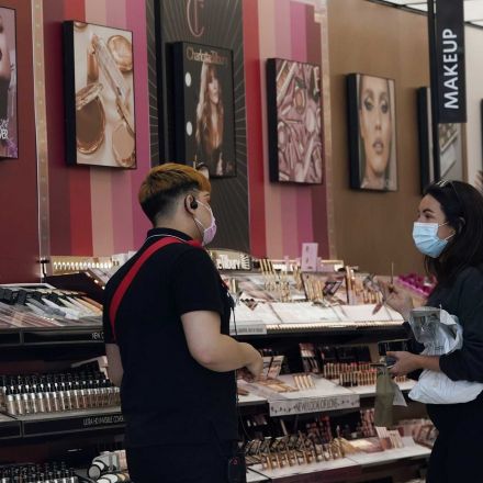 US states consider ban on cosmetics with 'forever chemicals'