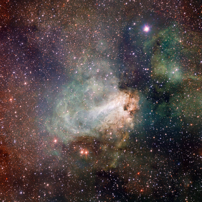 Image from the VLT Survey Telescope. <br />
<br />
Credit: ESO/INAF-VST/OmegaCAM. Acknowledgement: OmegaCen/Astro-WISE/Kapteyn Institute