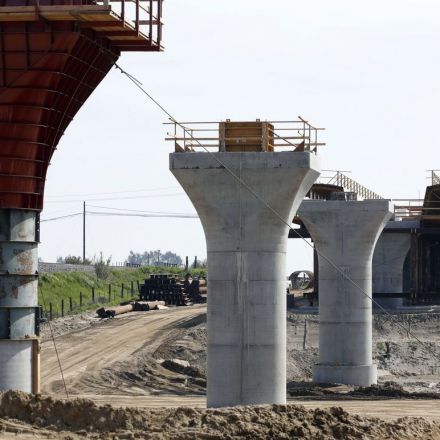 Cost climbs by $2.8 billion for California bullet train