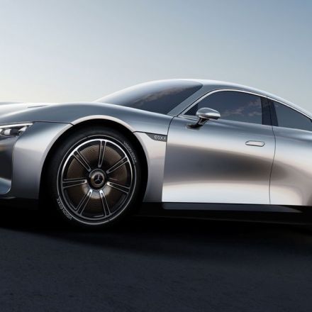 Mercedes-Benz Vision EQXX is a 621-mile luxury hypermiler