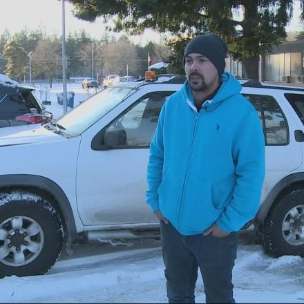 Man frees more than 20 drivers stuck on icy Portland off-ramp during storm