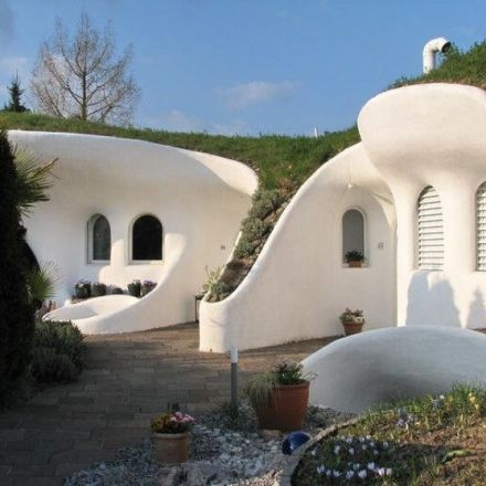 Houses Built Into Earth Might Be the Perfect Response to Global Warming